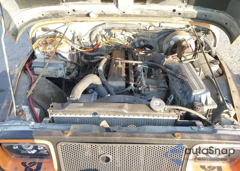 1993 Jeep Wrangler / Yj Sahara z USA, uszkodzony, nr VIN 1J4FY49S2PP262662